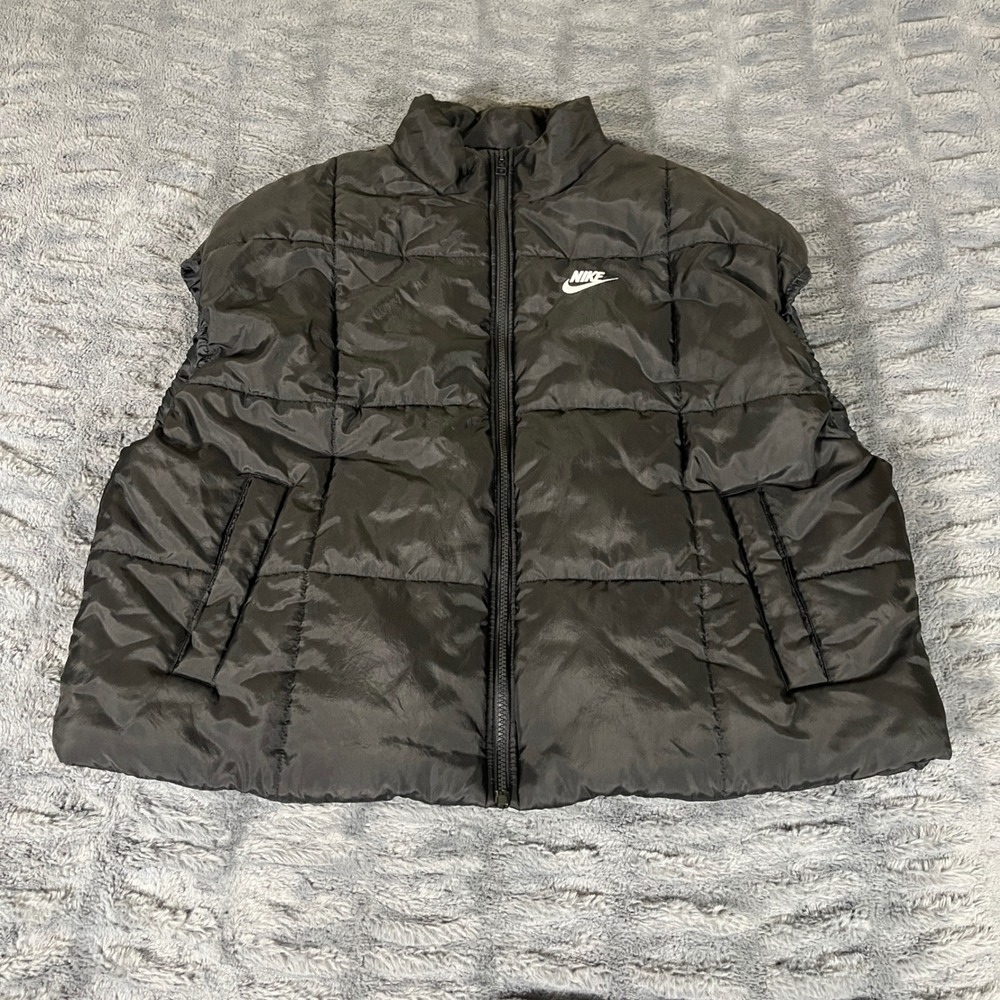 Nike Therma-FIT Women Black Puffer Vest FB7679-010 Medium Sleeveless Jacket